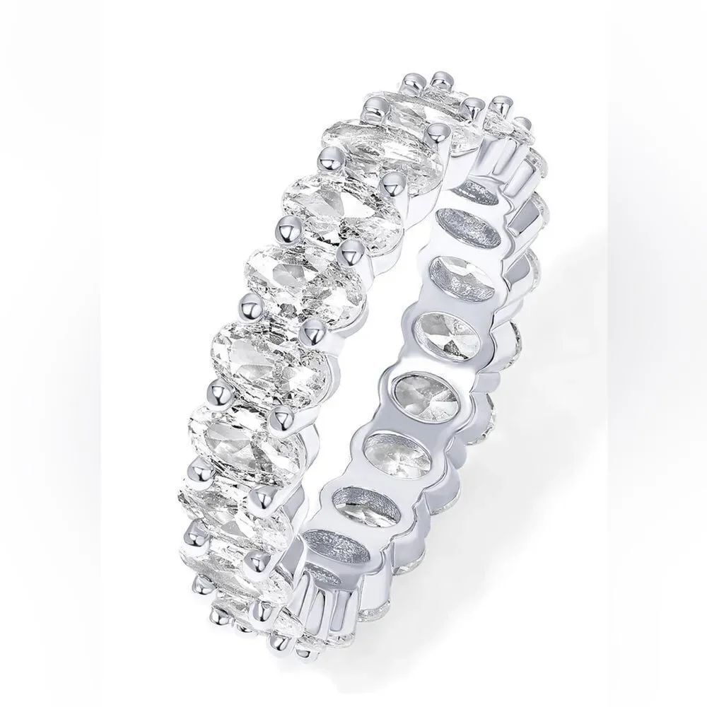 Stunning 14.K gold plated cubic zirconia ring 5MM.Size 9